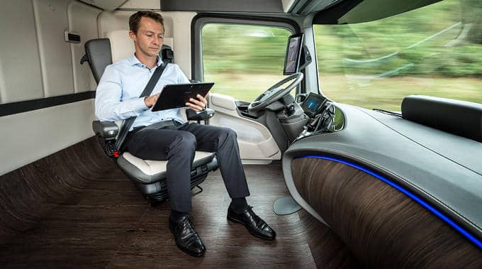 Risks and Rewards of Using Self-Driving Trucks for your Transportation Business